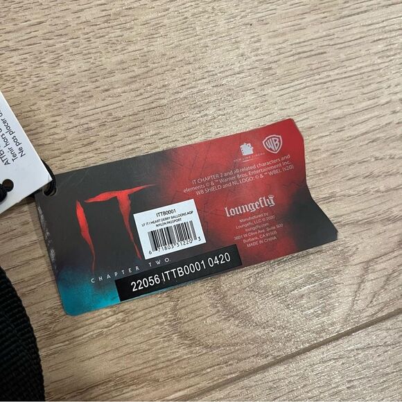 NWT Loungefly X Warner Bros. It Heart Derry AOP Passport Bag ITTB0001 - Picture 2 of 5